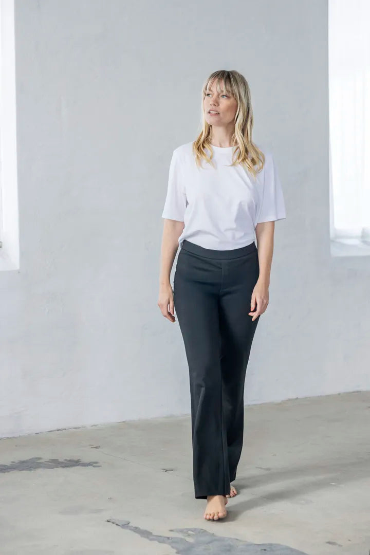 Straight leg trouser
